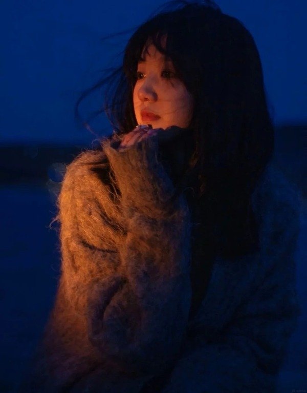 ảnh girl che mặt buồn 27