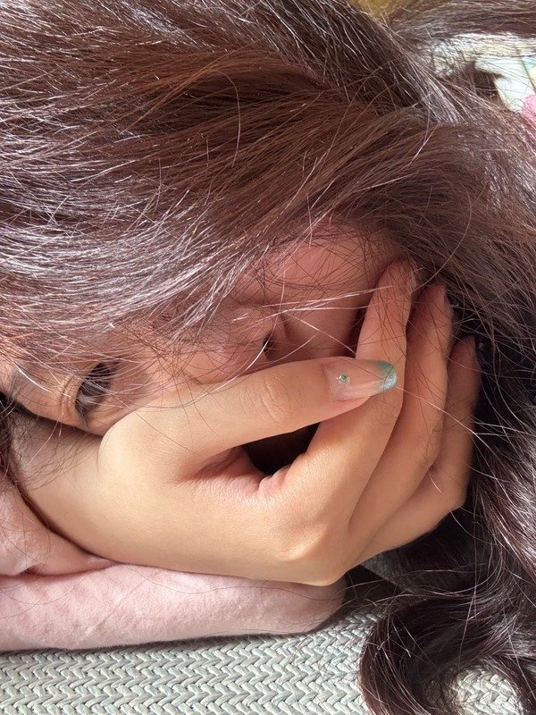 ảnh girl che mặt buồn 29