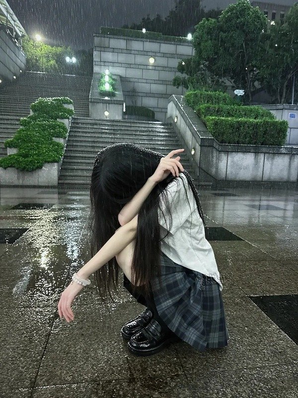 ảnh girl che mặt buồn 4