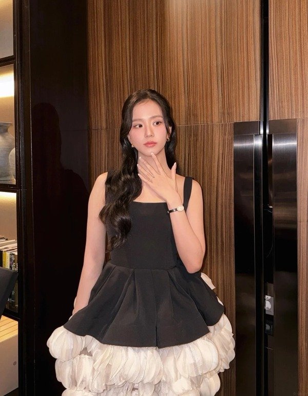 145+ Ảnh Jisoo đẹp chuẩn nữ thần Kpop dành cho người hâm mộ 24 ảnh jisoo 24