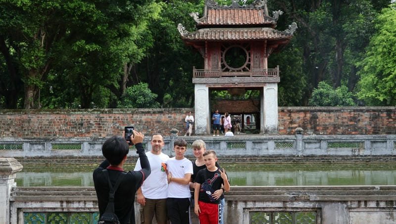 179+ Hình ảnh Văn Miếu Quốc Tử Giám lưu giữ vẻ đẹp nghìn năm 20 hình ảnh của văn miếu quốc tử giám 20