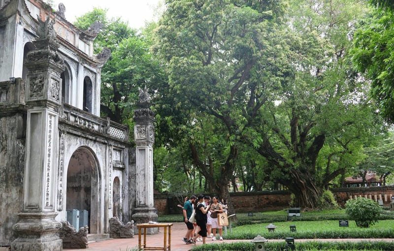 179+ Hình ảnh Văn Miếu Quốc Tử Giám lưu giữ vẻ đẹp nghìn năm 25 hình ảnh của văn miếu quốc tử giám 25