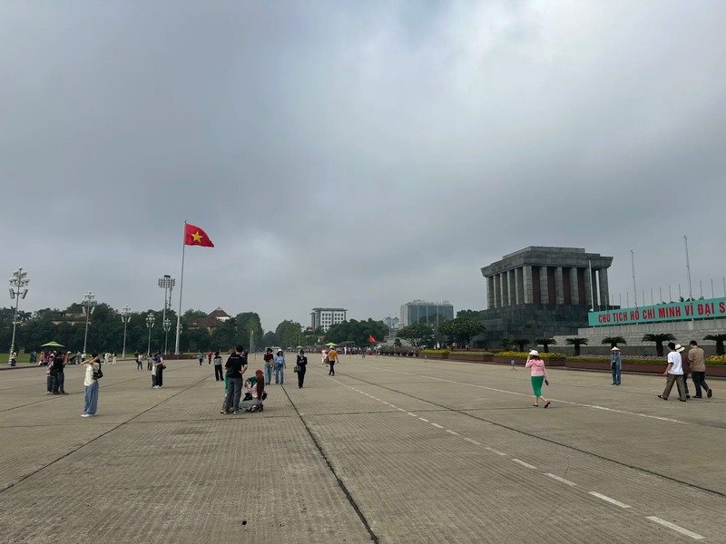 99+ Ảnh Lăng Bác trang nghiêm và bình yên trong mọi góc nhìn 15 ảnh lăng bác 16