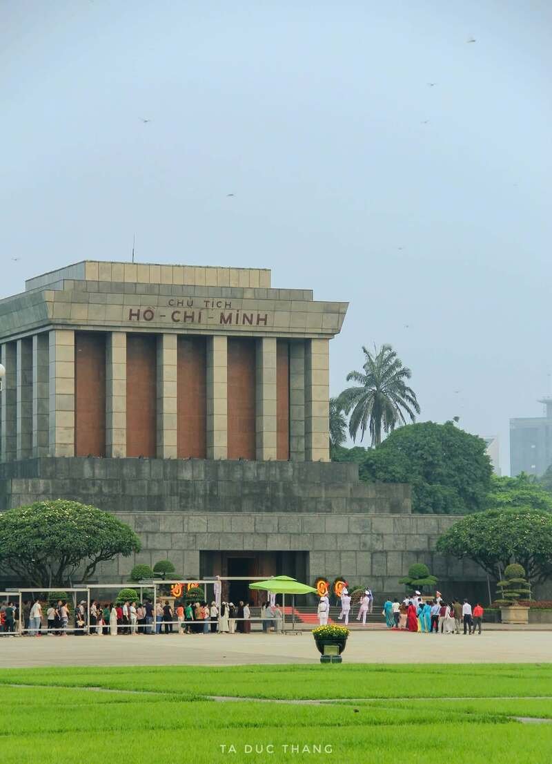 99+ Ảnh Lăng Bác trang nghiêm và bình yên trong mọi góc nhìn 10 ảnh lăng bác 21