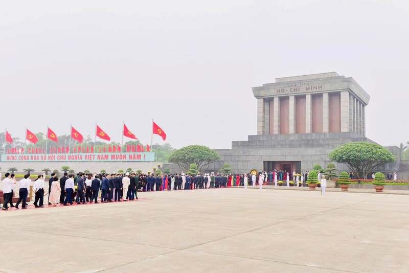 99+ Ảnh Lăng Bác trang nghiêm và bình yên trong mọi góc nhìn 26 ảnh lăng bác 5