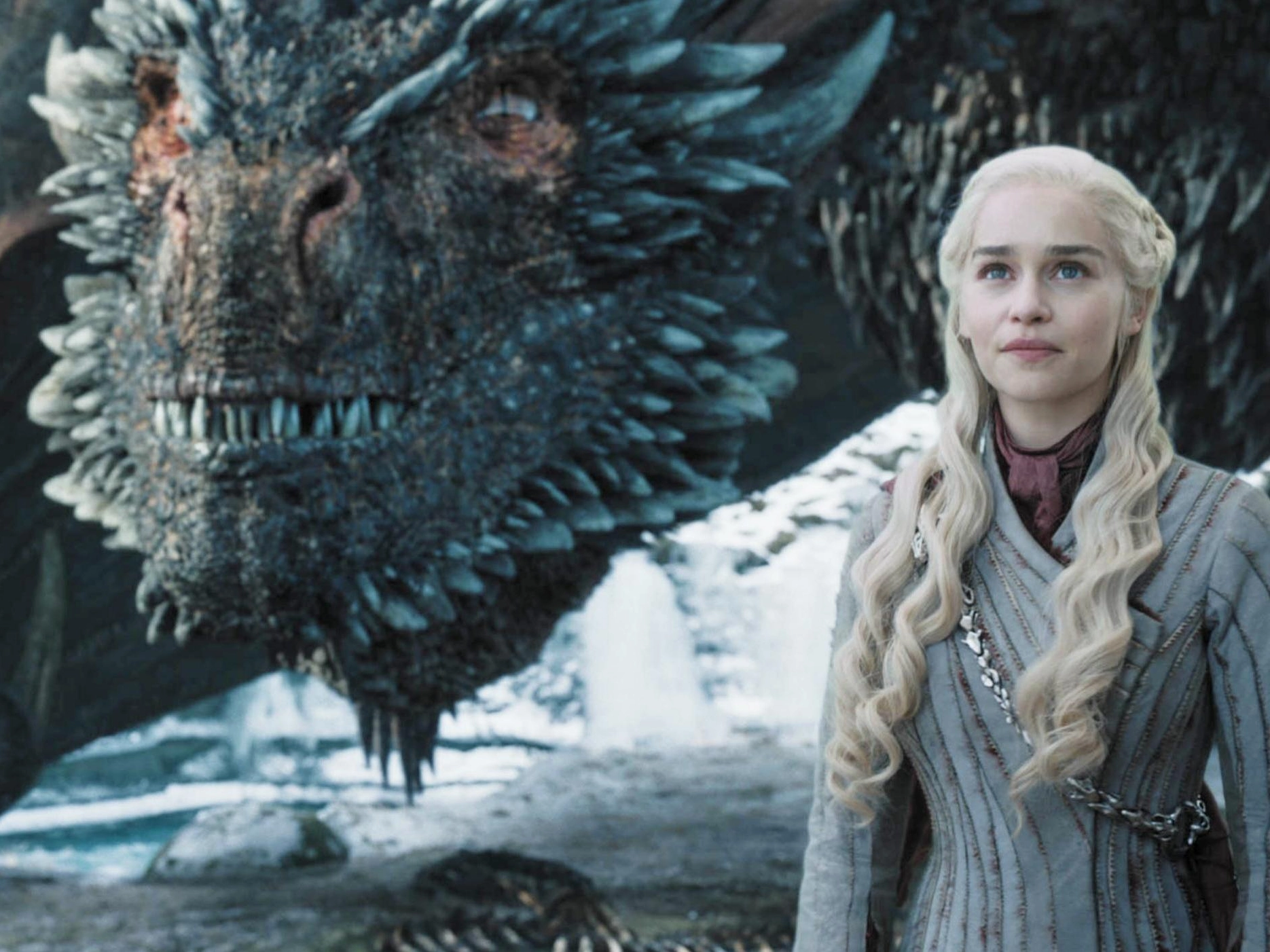 Daenerys Targaryen Là Ai? Cuộc Đời Nữ Hoàng Rồng Gây Tranh Cãi 3 Daenerys Targaryen đau đớn khi mất rồng