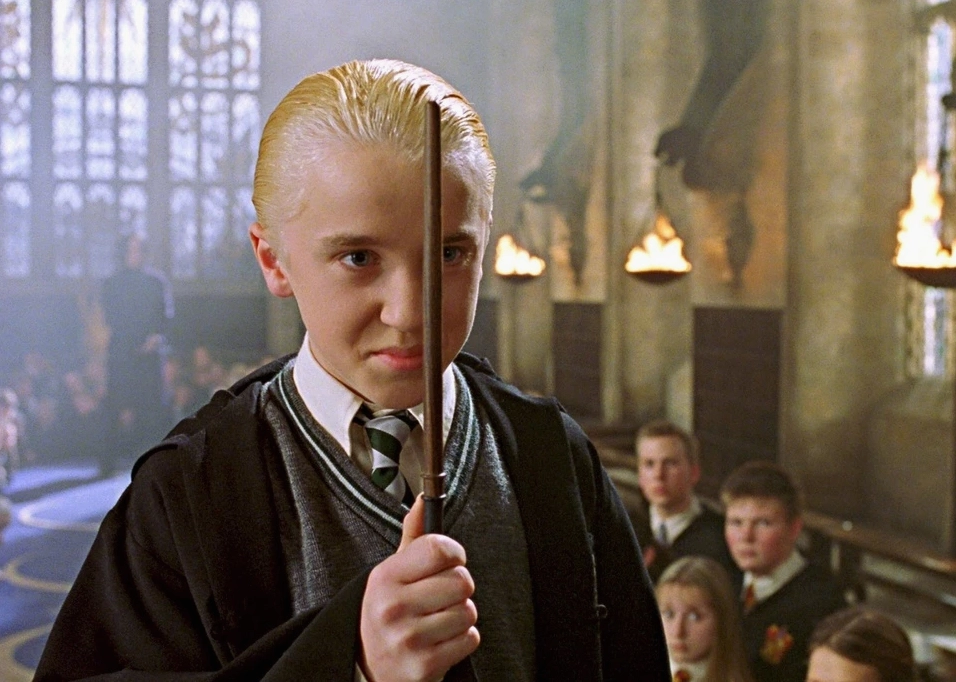 Draco Malfoy là ai? Chân dung kẻ phản diện có sức hút nhất Harry Potter 5 Draco Malfoy trong một cảnh phim